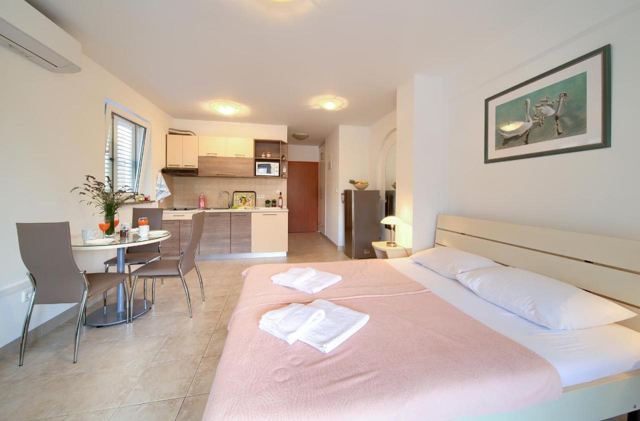 Apartments Ivica Krk Island Сило Экстерьер фото