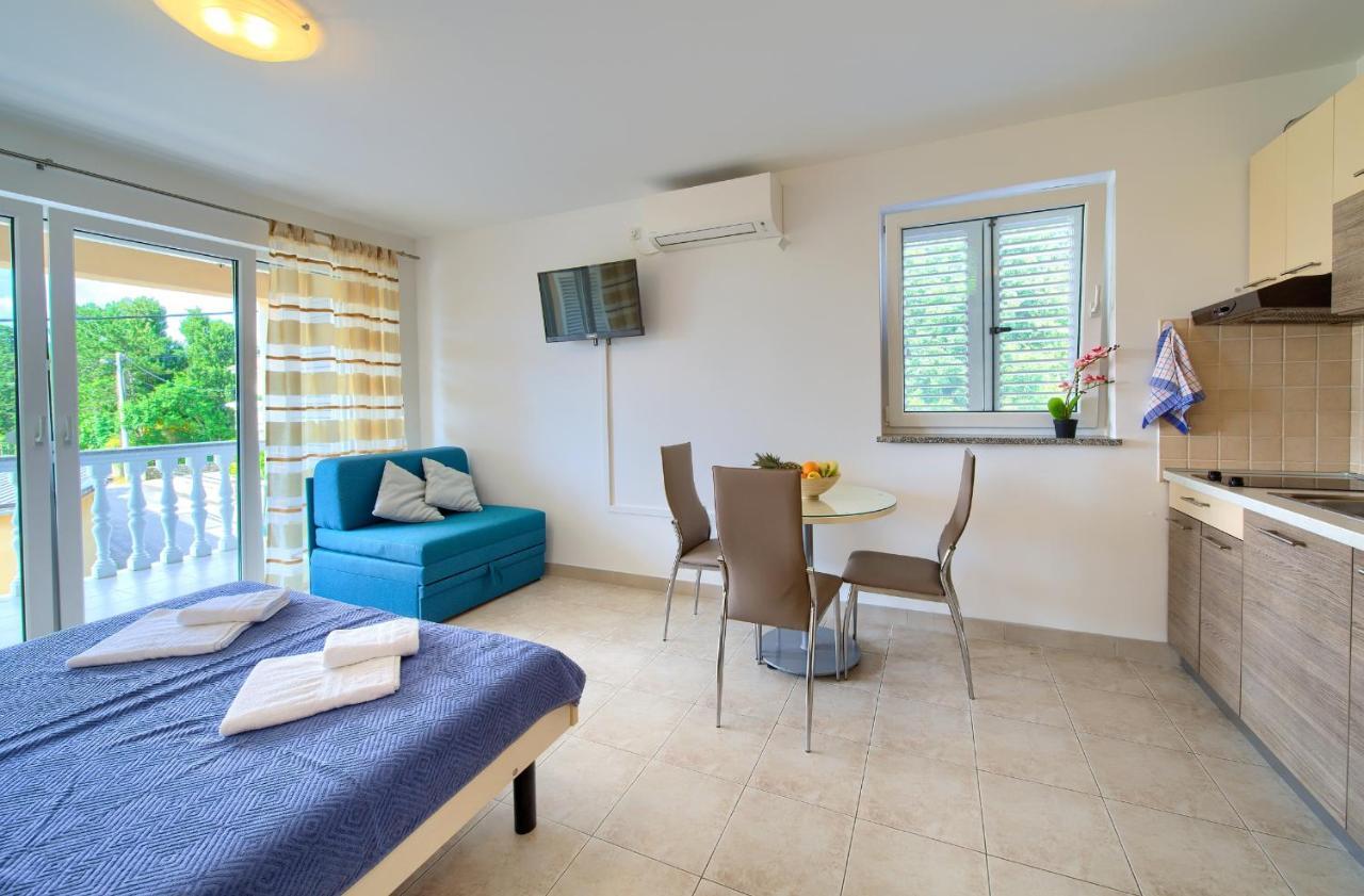 Apartments Ivica Krk Island Сило Экстерьер фото